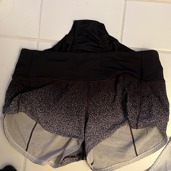 Lulu lemon runner up shorts - Picture 4 of 6